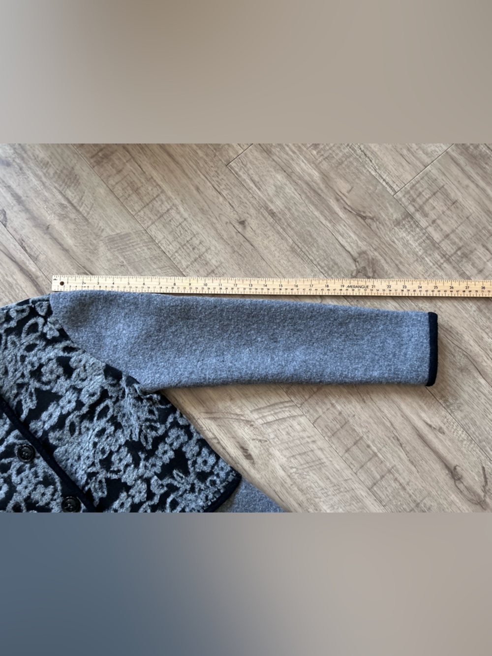 100% wool Women’s Gray Patterned Button-Front Coat sophisticated natural fibre - Picture 8 of 11